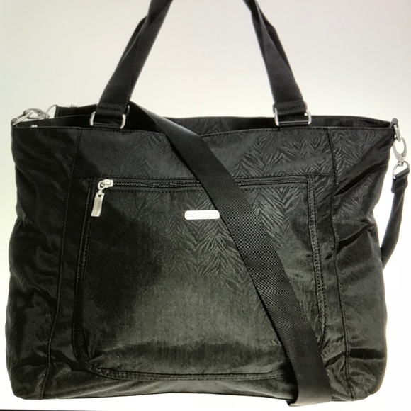 Baggallini Handbags - 🎊Host Pick🎊New Black Baggallini Pocket Tote